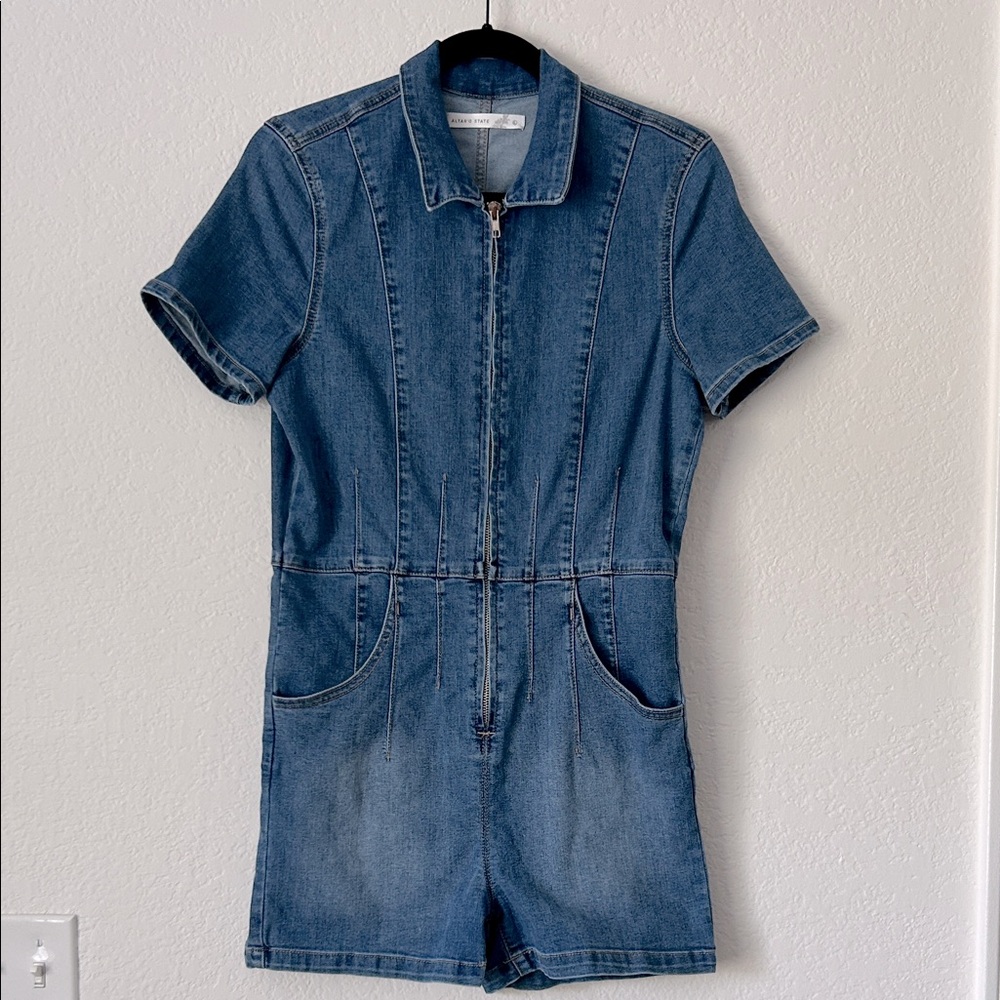 Altar’d State Women’s Large Denim Short Sleeve Romper